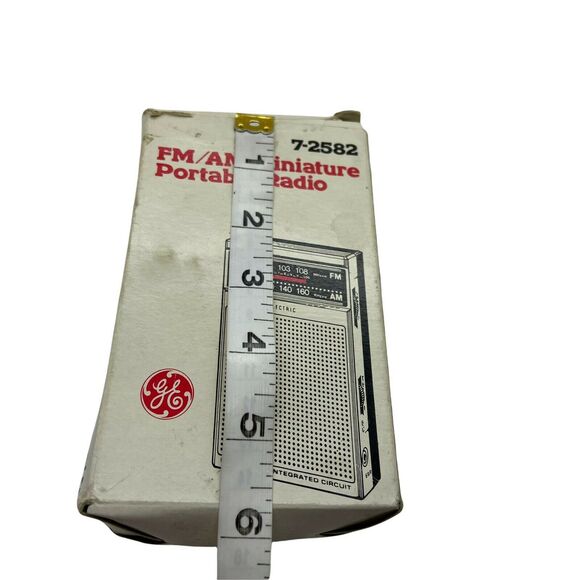 General Electric 7-2582D Black Silver Belt Clip FM AM Miniature Portable Radio - Picture 10 of 11